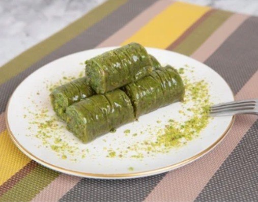 İnce Yufka Katmanlı 1000 Gr Fıstık Sarma